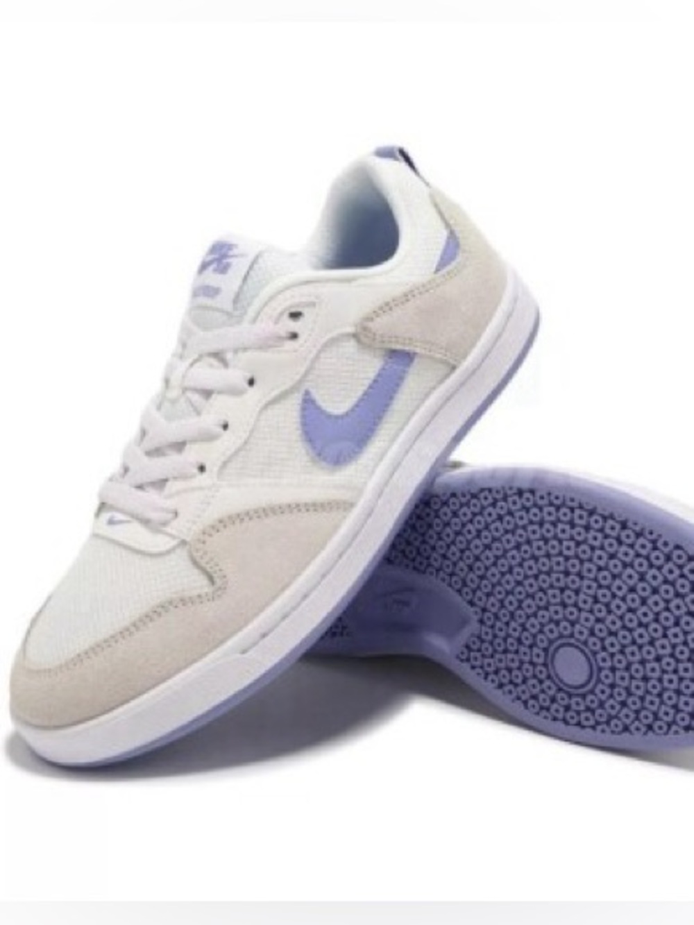 Nike White and Lavender Low-Top Women's Sneakers 8.5